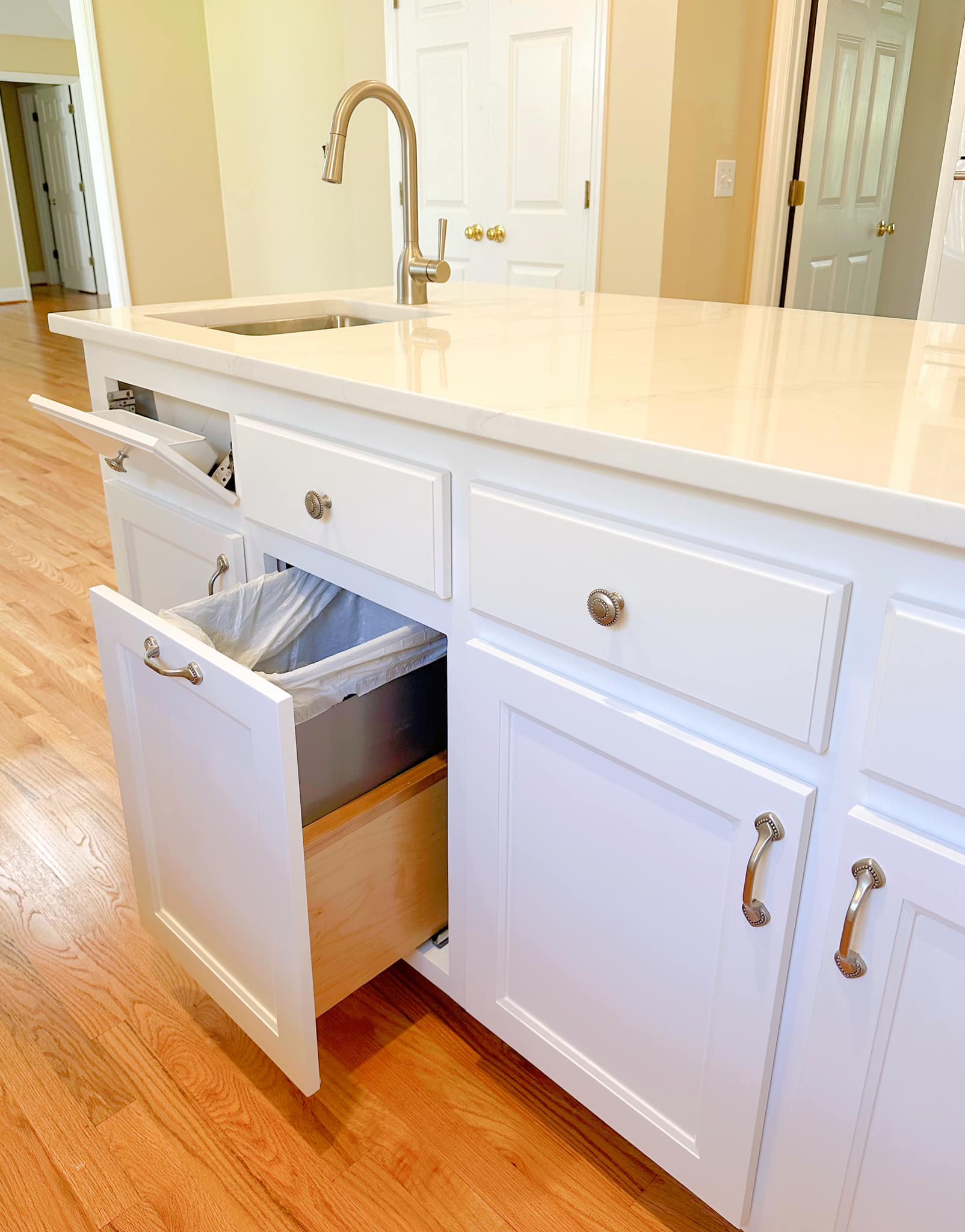 Kitchen Island Photo Front